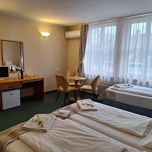 https://hotel-unicornis.egerhotels.net